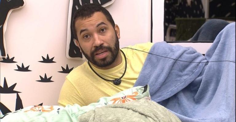BBB21: Gilberto confessa medo de ir para o próximo paredão: ”Vou precisar do Anjo!”