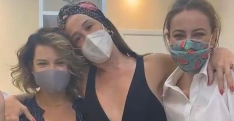 Fernanda Souza, Claudia Raia e Paolla Oliveira se reencontram em dia de beleza