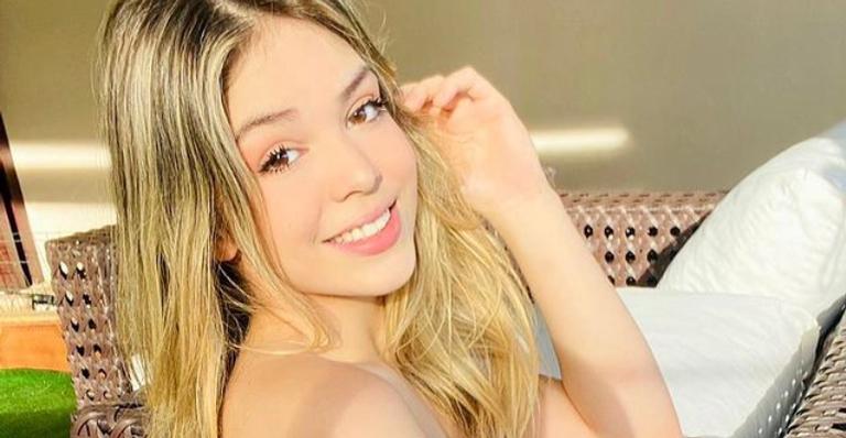MC Melody celebra aniversário de 14 anos com festa temática da Anitta