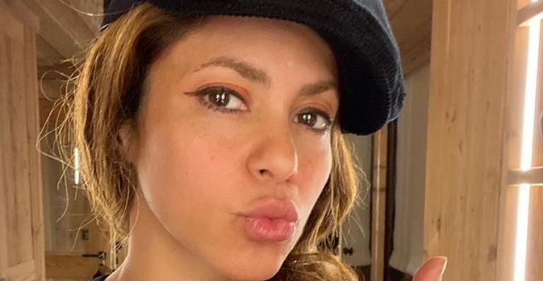 Shakira muda completamente de visual e revela incidente: ”A ideia era que ficasse mais rosa”