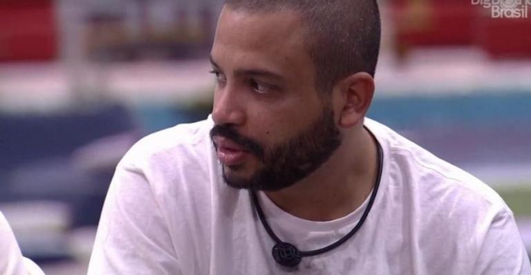 BBB21: Projota cria estratégia para que Lucas Penteado não atenda o Big Fone