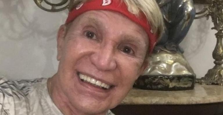 Morre o cantor Zezinho Corrêa, do grupo Carrapicho, vítima de Covid-19