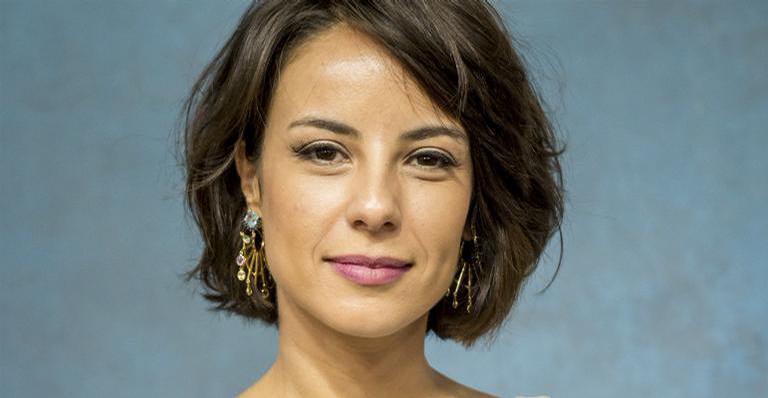 Andréia Horta relembra clique de quando era criança e encanta web: ”Carinha de sapeca”