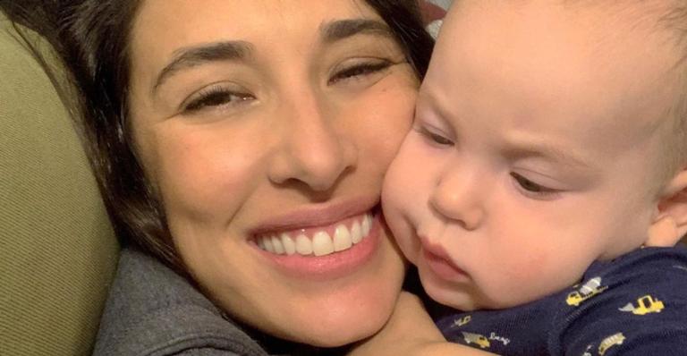 Giselle Itié compartilha foto de Pedro Luna mordendo uma bolinha e encanta web: ”Parece um auau”