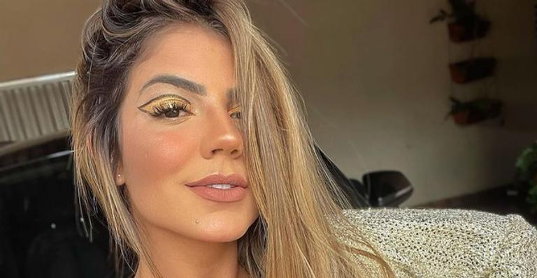 Hariany Almeida arranca suspiros da web ao posar de biquíni em praia paradisíaca: ”Tão linda”