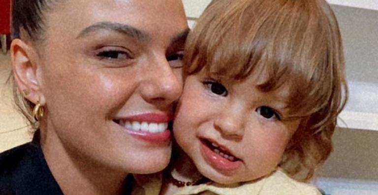 Isis Valverde encanta fãs ao postar clique do filho, Rael em meio a natureza: ”Que lindo”
