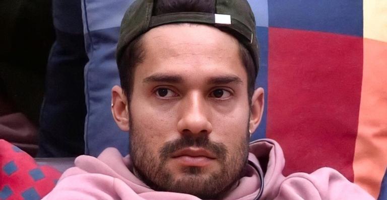 BBB21: Mãe de Arcrebiano pede que o filho seja eliminado: ”Ele não precisa passar por tudo aquilo”