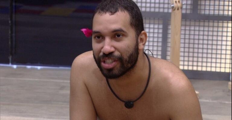BBB21: Gilberto lamenta saudade de Lucas Penteado e fala sobre brother: ”Me apaixonei”