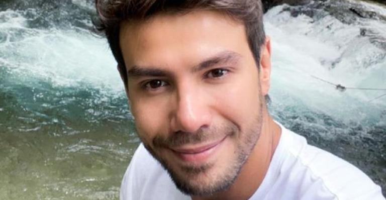 Mariano lamenta morte de seu cachorro, Thobias: ”Que saudade eu vou sentir”