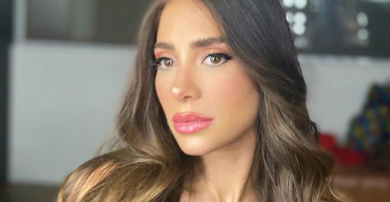 Romana Novais aproveita piquenique ao pôr do Sol e encanta fãs: ”Uma deusa!”