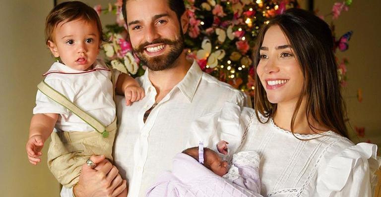 Romana Novais encanta ao compartilhar fotos de Alok com a filha, Raika: ”Colinho do papai”