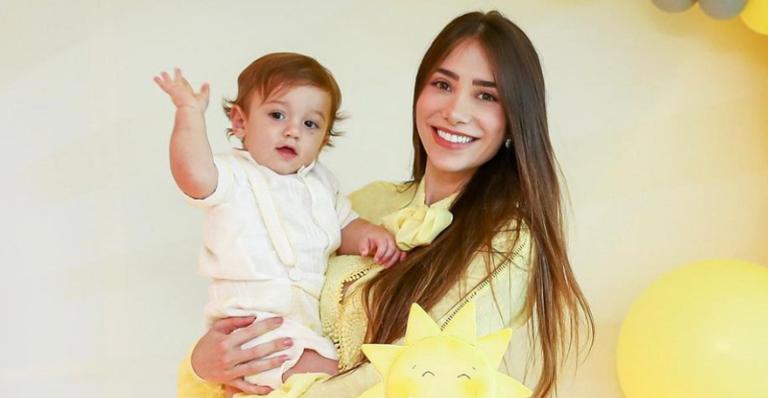 Romana Novais compartilha clique fofíssimo do filho, Ravi, e se declara: ”Sou apaixonada”
