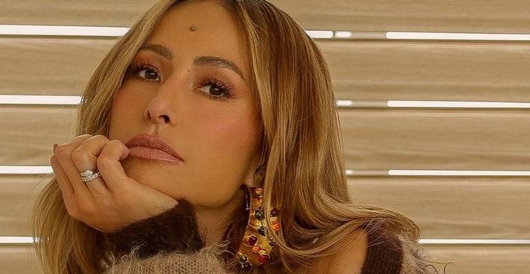 Em clique ousado, Sabrina Sato posa nua durante o banho e eleva temperatura: ”Que mulher!”