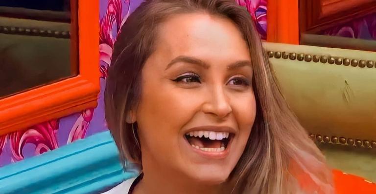 BBB 21: Carla Diaz renova o bronzeado de biquíni e rouba a cena com corpão: ”Um monumento!”