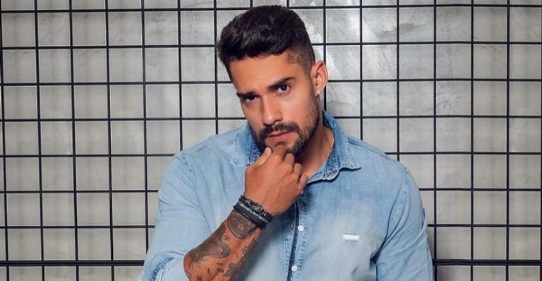 Após sair do BBB21, Arcrebiano agradece pelas mensagens de carinho