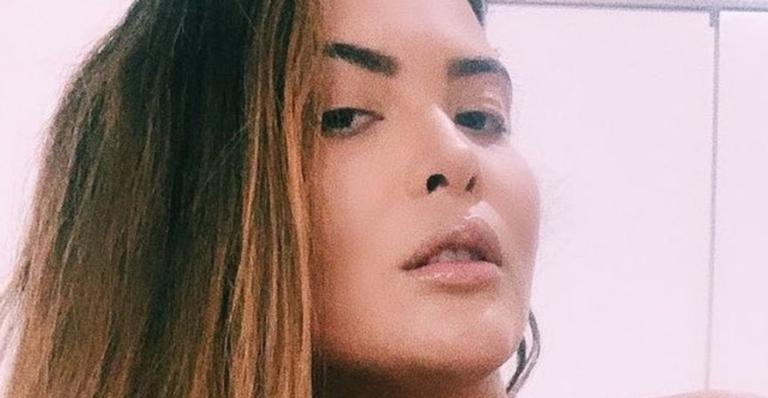 Geisy Arruda empina o bumbum com calcinha transparente em foto provocante: ”Sensacional!”