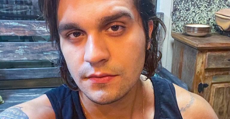 Luan Santana publica vídeo praticando música em espanhol e promete: ”Vai ficar melhor”