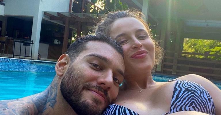 Lucas Lucco encanta ao mostrar barrigão de Lorena Carvalho e brinca: ”Agora vem”