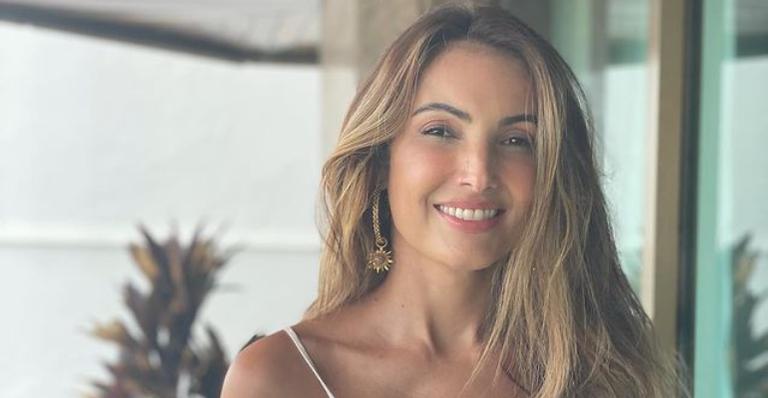 Patrícia Poeta aposta em look estiloso para trabalhar em home office e fãs elogiam: ”Muito linda!”
