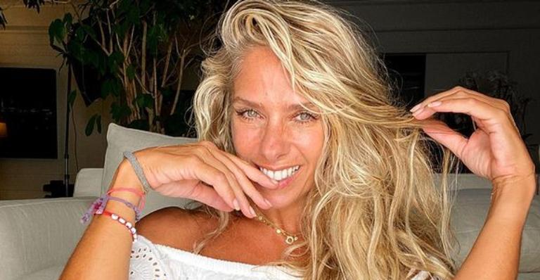 Adriane Galisteu relembra suas participações em desfiles de Carnaval: ”Só de ver me arrepio!”