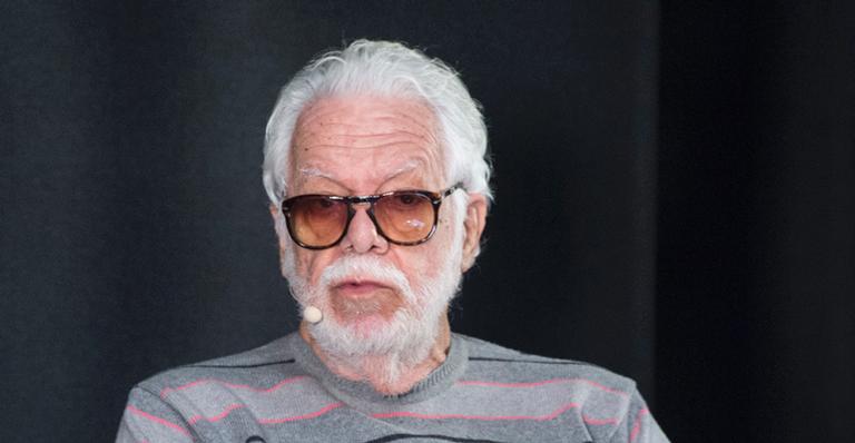 Manoel Carlos é vacinado contra a Covid-19