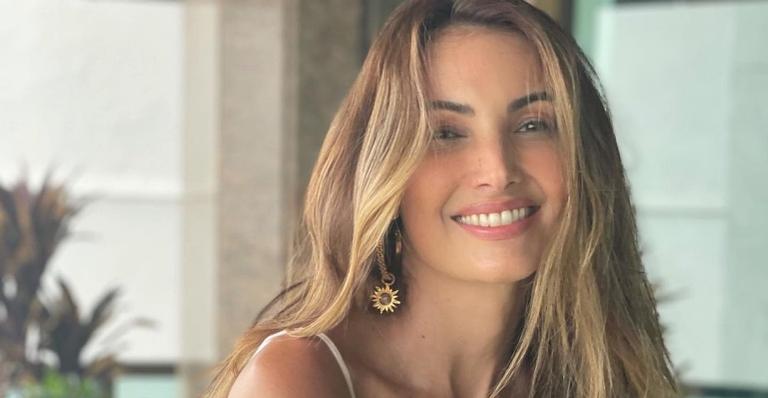 Patricia Poeta ousa na sensualidade e relembra fantasia de Carnaval: ”Uma foto inédita”