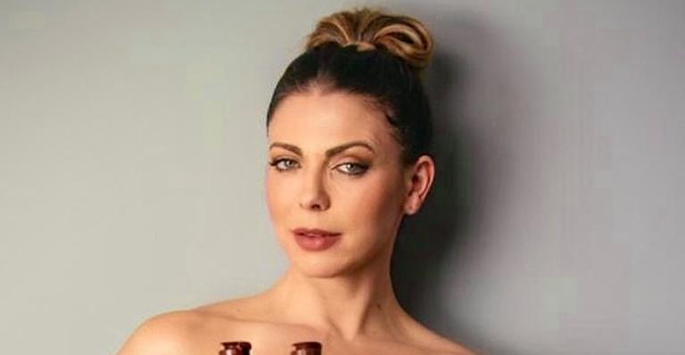 Sheila Mello ostenta corpão sarado em roupa de academia curtinha: ”Maravilhosa!”
