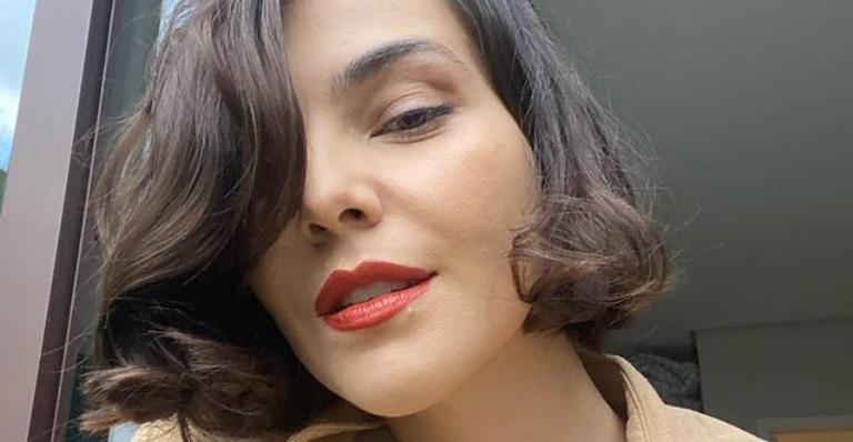 Taina Müller relembra fantasia do Carnaval de 2020: ”Portal da nova era”