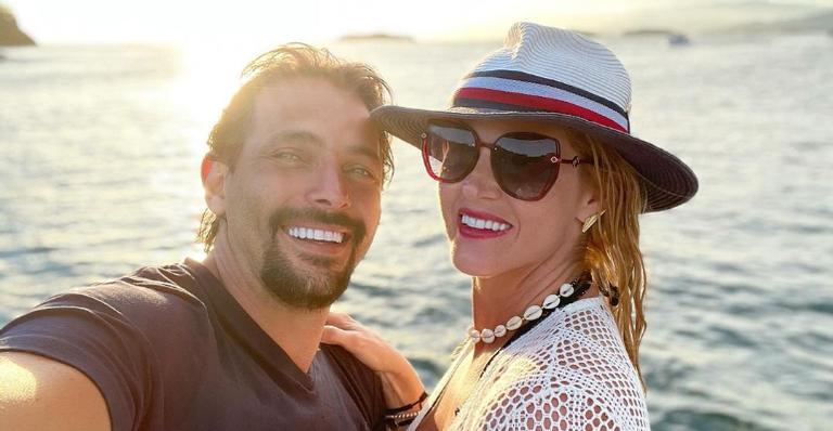 Val Marchiori celebra aniversário do noivo com registros românticos: ”Orgulho de ser sua mulher”