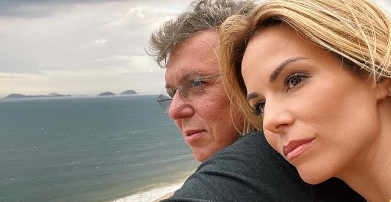 Ana Furtado e Boninho dançam ao som de Ivete Sangalo e Claudia Leitte: ”Aquecimento!”