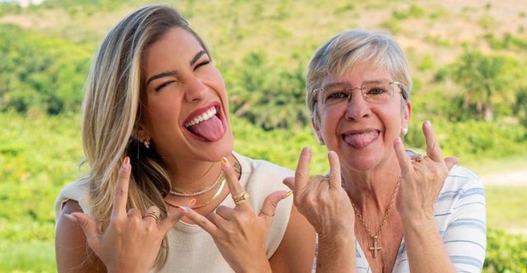 Lorena Improta posa coladinha com a mãe e se derrete: ”Minha melhor companhia sempre!”