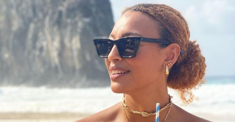 Sheron Menezzes relembra vídeo curtindo na praia e dispara: ”Tudo que eu queria”