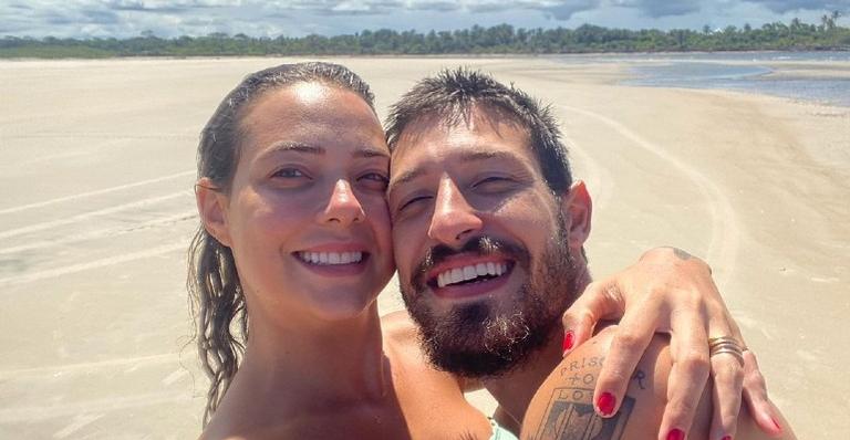 Em clima de Valentine’s Day, Carol Dantas se declara para Vinicius Martinez