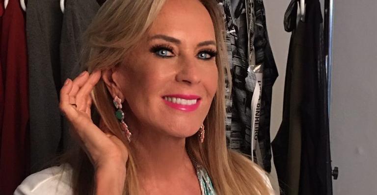 Helô Pinheiro relembra Carnaval ao lado da filha e promete: ”Aguardamos 2022”