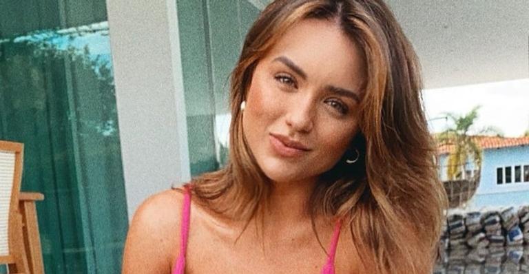 Rafa Kalimann empina o bumbum em clique e conquista a web