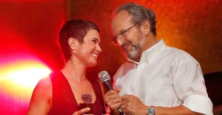 Sandra Annenberg posta clique com o marido, Ernesto Paglia, e se declara