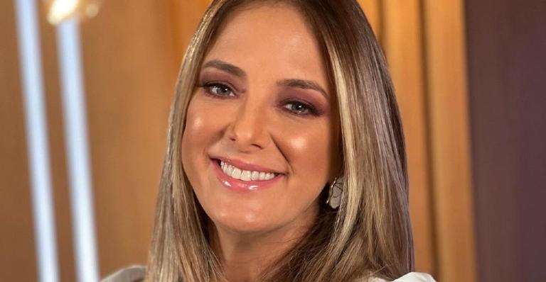 Ticiane Pinheiro resgata foto antiga de Carnaval em família