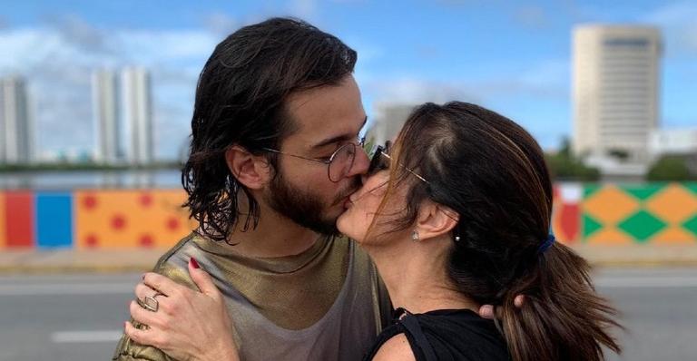 Túlio Gadêlha relembra fantasias que usou com Fátima Bernardes em Carnavais passados