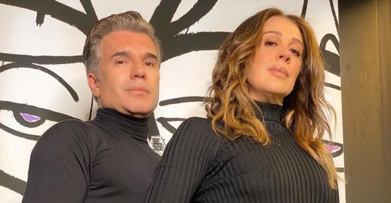 Claudia Raia surge agarradinha com o namorado em clique radical: ”Te amo!”