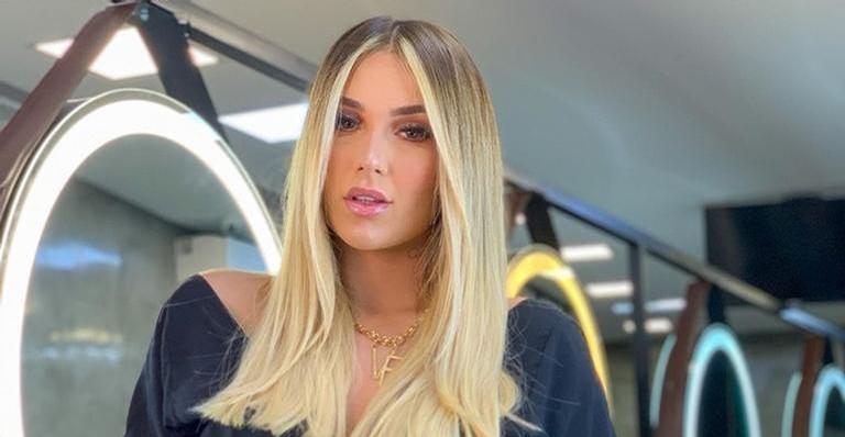 Em Cancún, Virginia Fonseca posa na praia exibindo a barriguinha e encanta: ”Olha a Mali aí!”