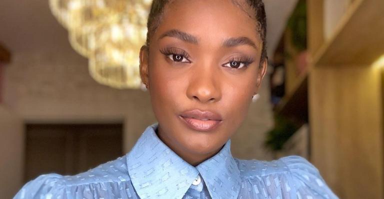 Erika Januza relembra desfiles antigos em declaração emocionante: ”Me sinto parte do Carnaval”