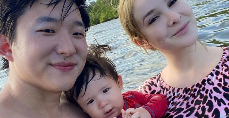 Pyong Lee encanta ao compartilhar momento único do filho, Jake: ”1 ano hoje”