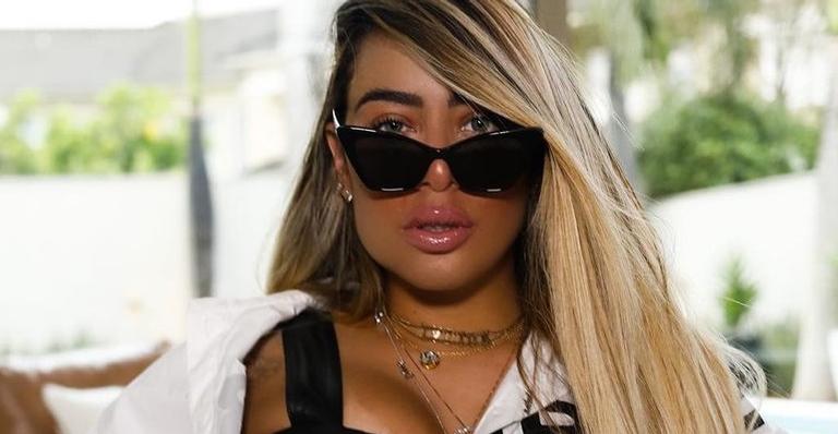 Em vídeo, Rafaella Santos posa de biquíni e rouba a cena com curvas esculturais: ”Zero defeitos!”