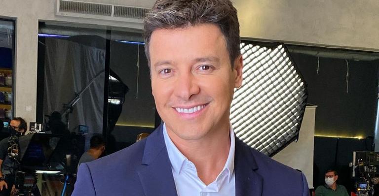 Rodrigo Faro aproveita viagem luxuosa em Angra dos Reis: ”O véio da lancha ta on!”
