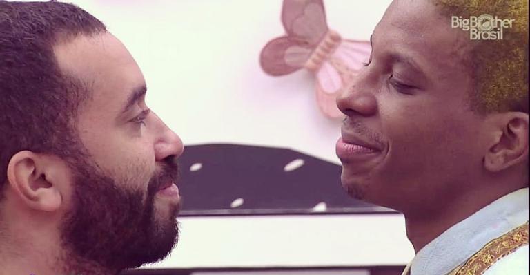 BBB21: Gilberto comenta que sonhou com Lucas: ”Estava sorrindo e feliz”