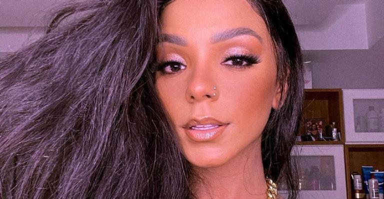 Brunna Gonçalves compartilha clique de biquíni e arranca elogios dos seguidores: ”Deusa”