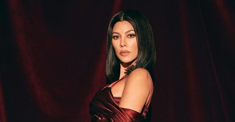 Assumiu! Kourtney Kardashian posta foto romântica com novo affair