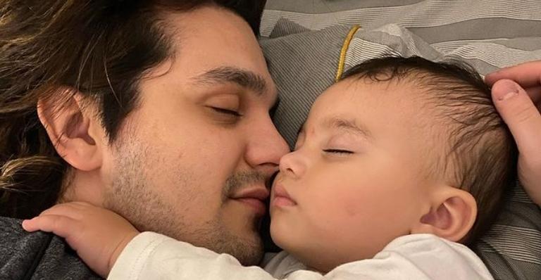 Luan Santana comemora aniversário de 2 anos da afilhada: ”O padrinho te ama muito”
