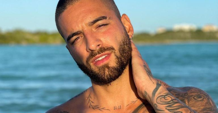 Maluma surpreende fãs com cabelo rosa e recebe elogios: ”Como consegue ser tão bonito?”