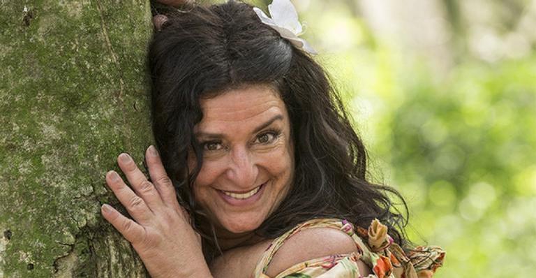 Teodora volta para a mansão e surpreende todo mundo em ‘Haja Coração’